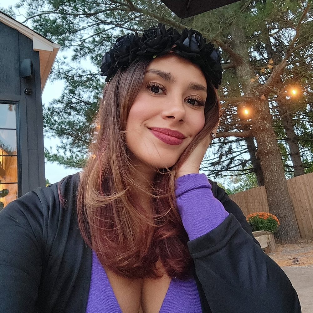 Meet your Posher, Alma